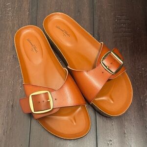 Universal Thread Tan Buckle Slide Sandals